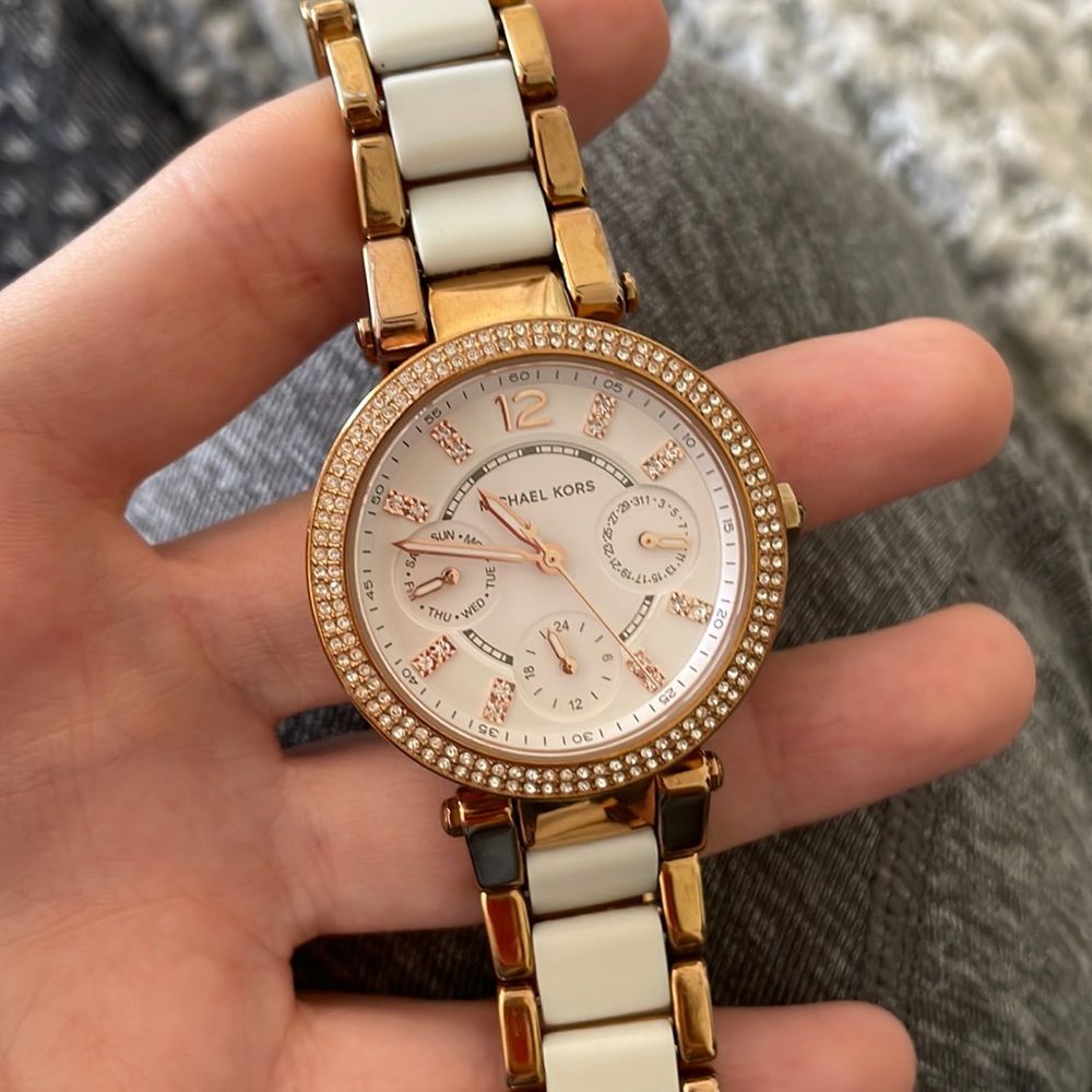 Michael kors watch. Rose gold/gold and white